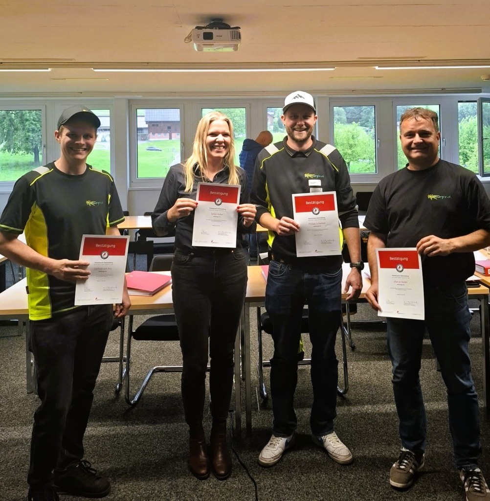 Wir sind Pellet-Expert:innen! - Waldenergie AG in Winznau - Holzpellets und Brennholz aus der Schweiz, Unterhalt von Naturstrassen 4